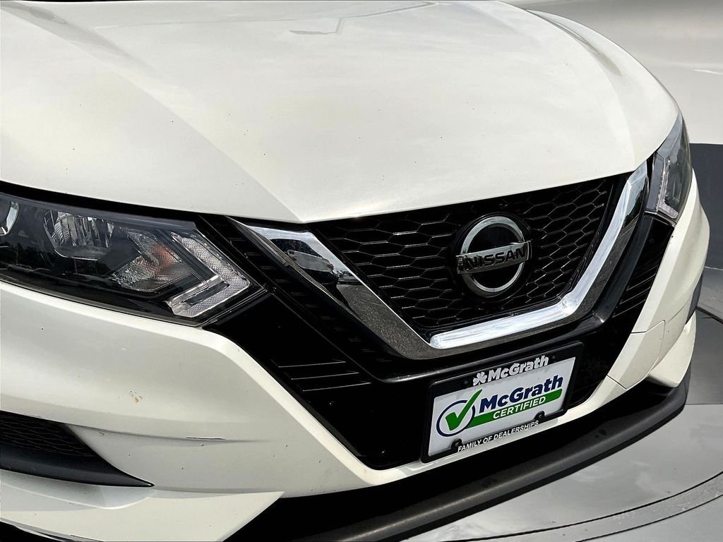 Used 2022 White Nissan SV image 35
