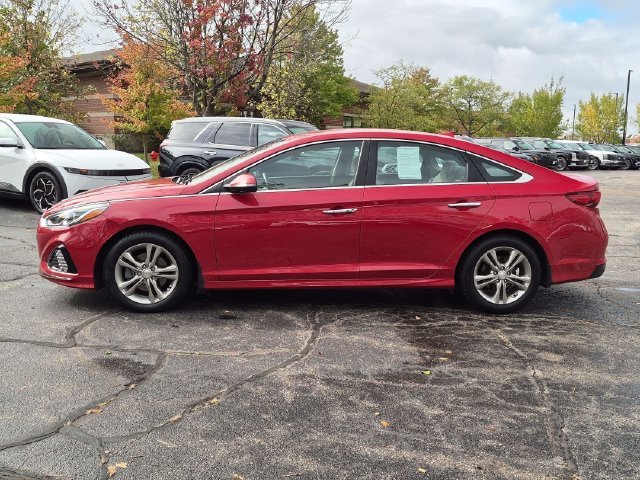 Used 2019 Red Hyundai SEL image 4