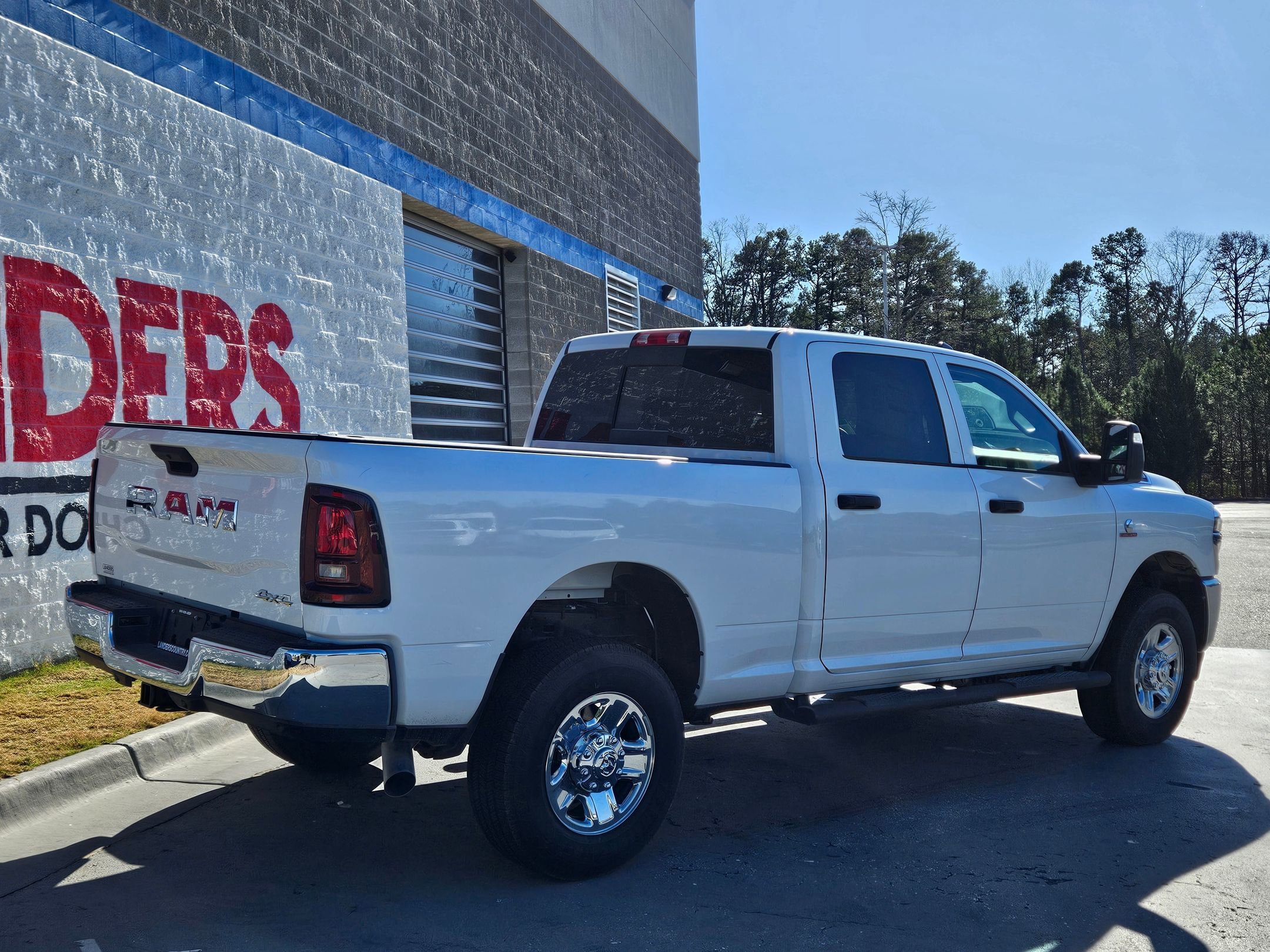 New 2026 Bright White Clear-Coat Exterior Paint RAM Tradesman image 7