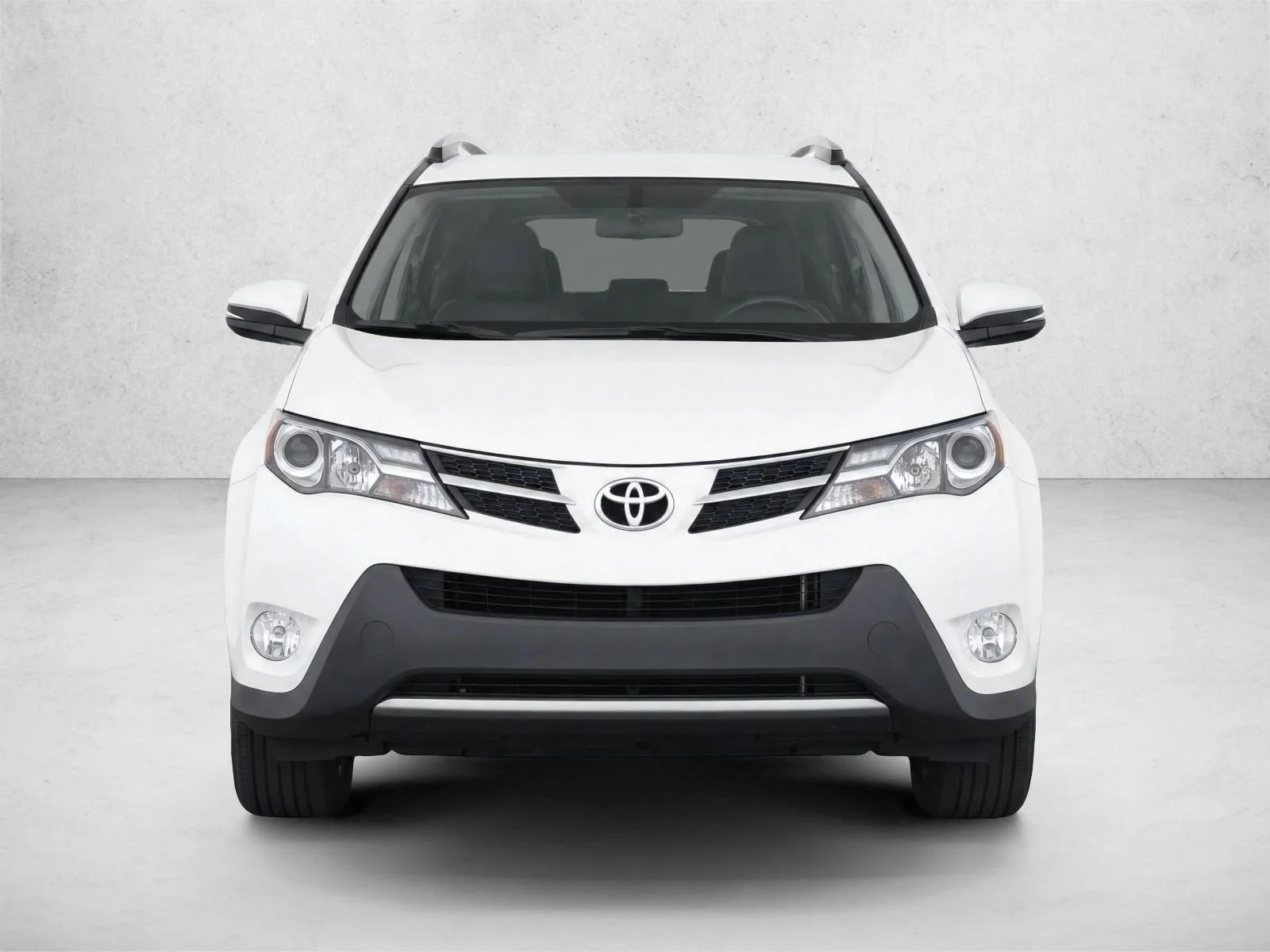Used 2015 Super White Toyota XLE image 2