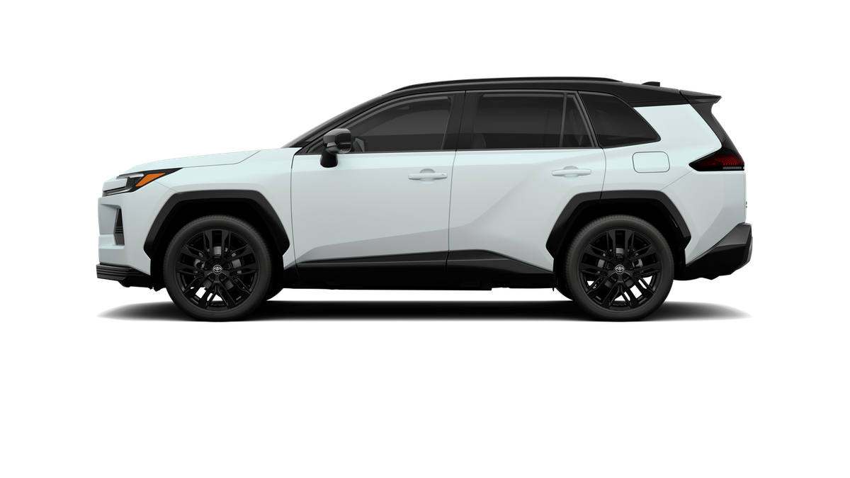 New 2026 Wind Chill Pearl with Midnight Black Metallic roof Toyota XSE image 4