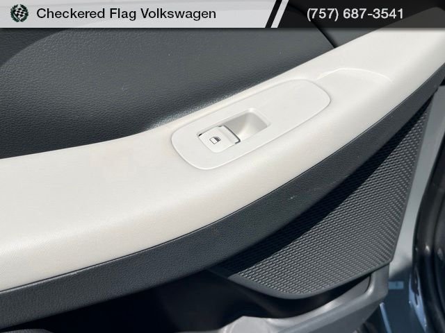 Used 2023 Hampton Gray Hyundai SEL image 25