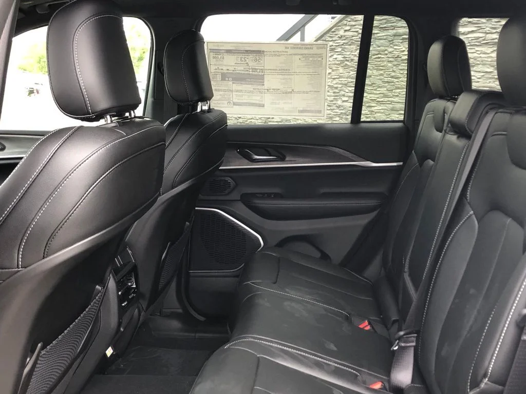 New 2024 White Jeep 4xe image 27