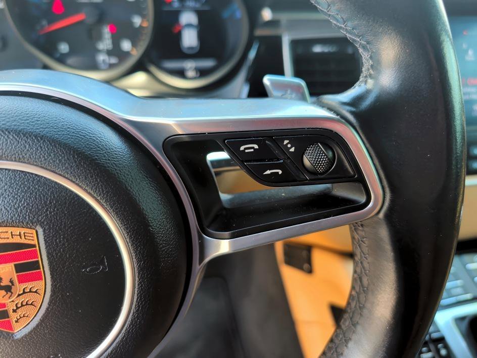 Used 2018 White Porsche Base image 20