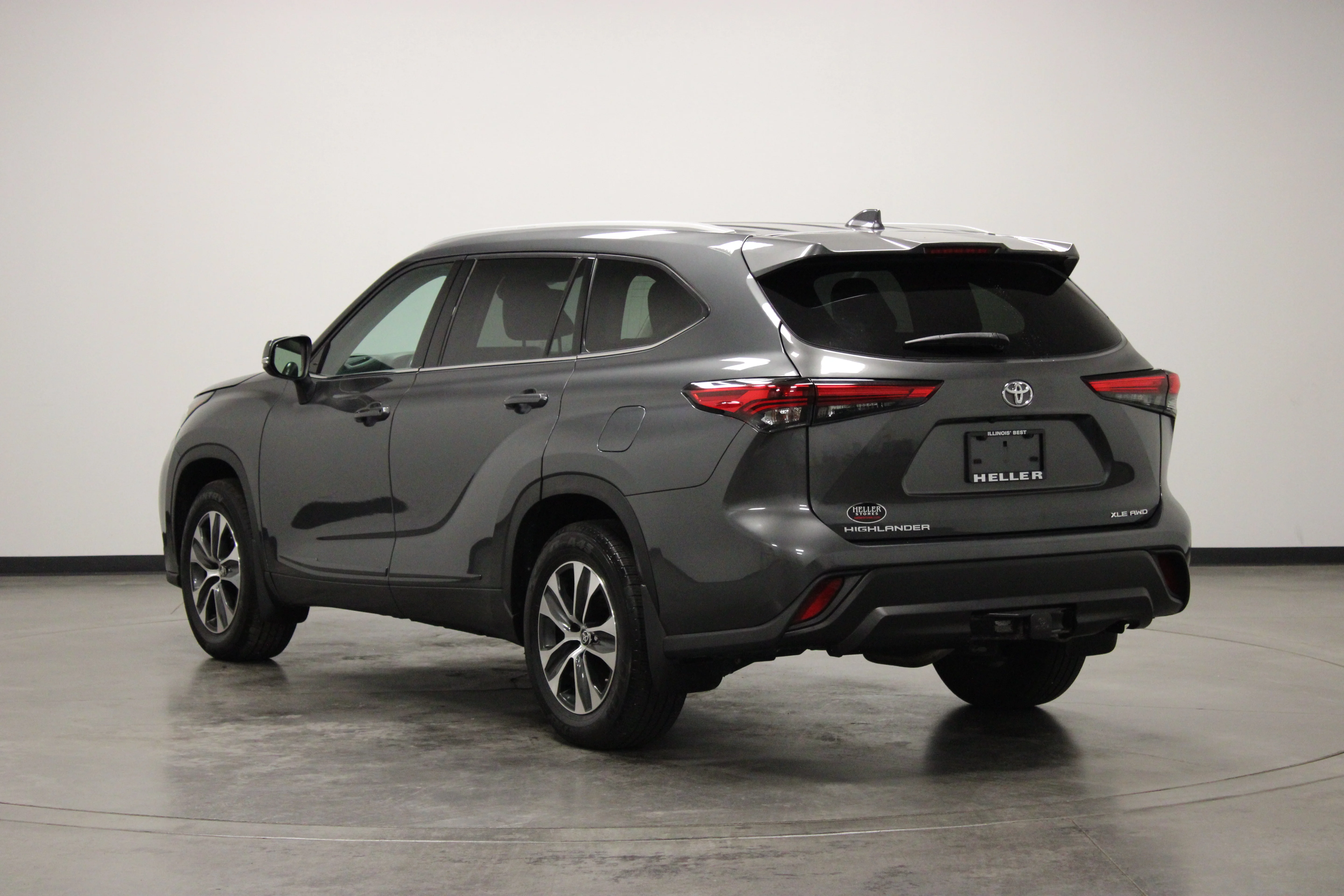2022 Toyota Highlander XLE - Photo 6