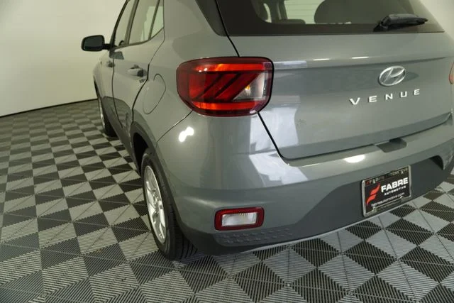 Used 2022 Gray Hyundai SE image 12