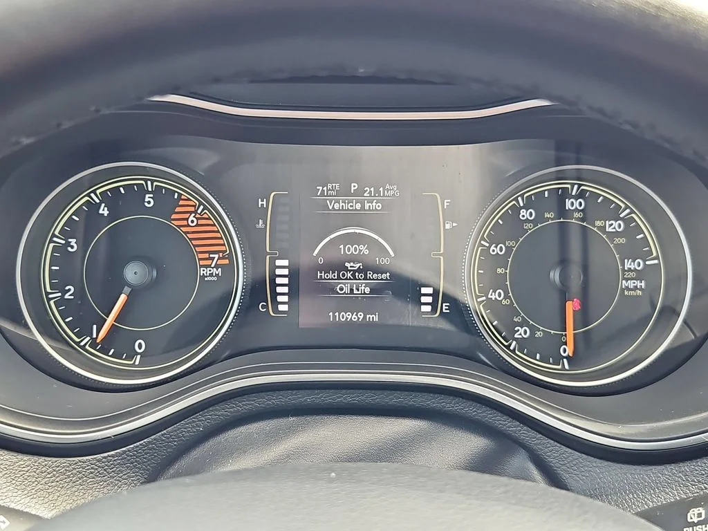 Used 2020 Light Brownstone Pearlcoat Jeep Latitude Plus image 15