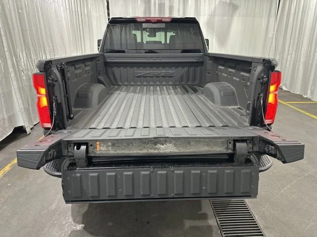 Used 2025 Black Chevrolet ZR2 image 13