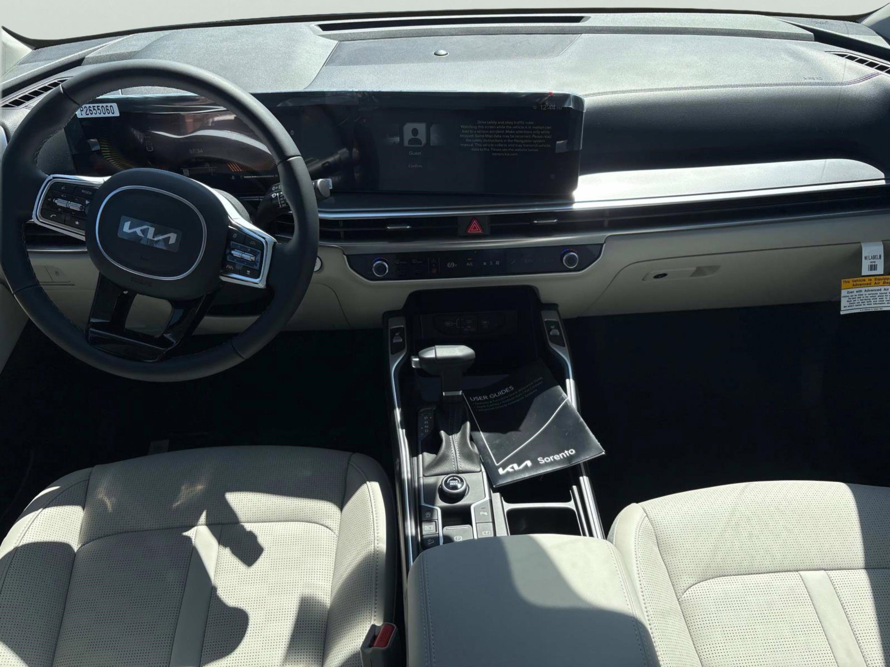 2025 Kia Sorento S - Photo 15