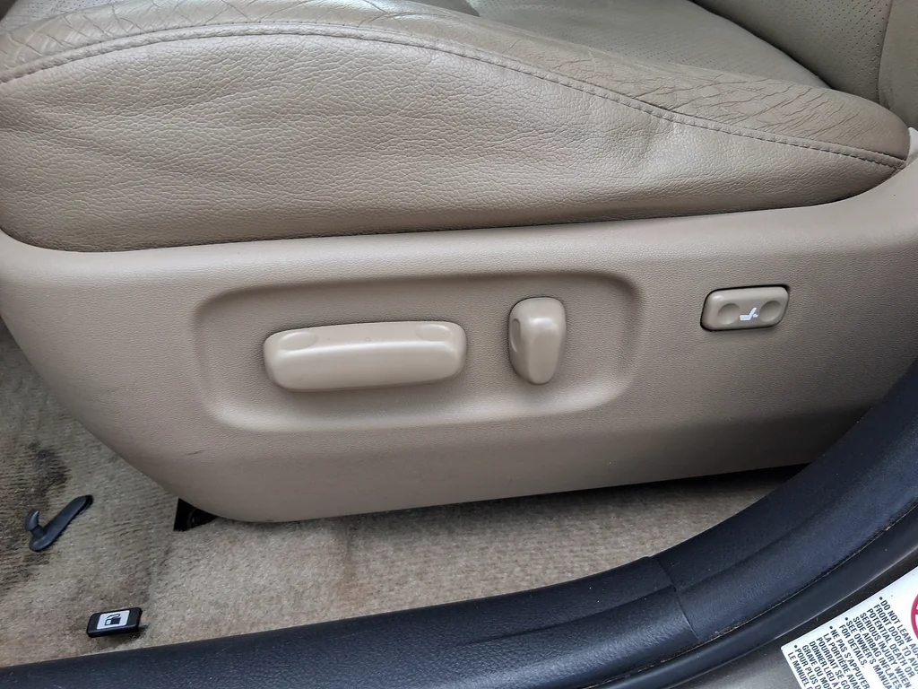 Used 2010 Brown Toyota Limited image 19