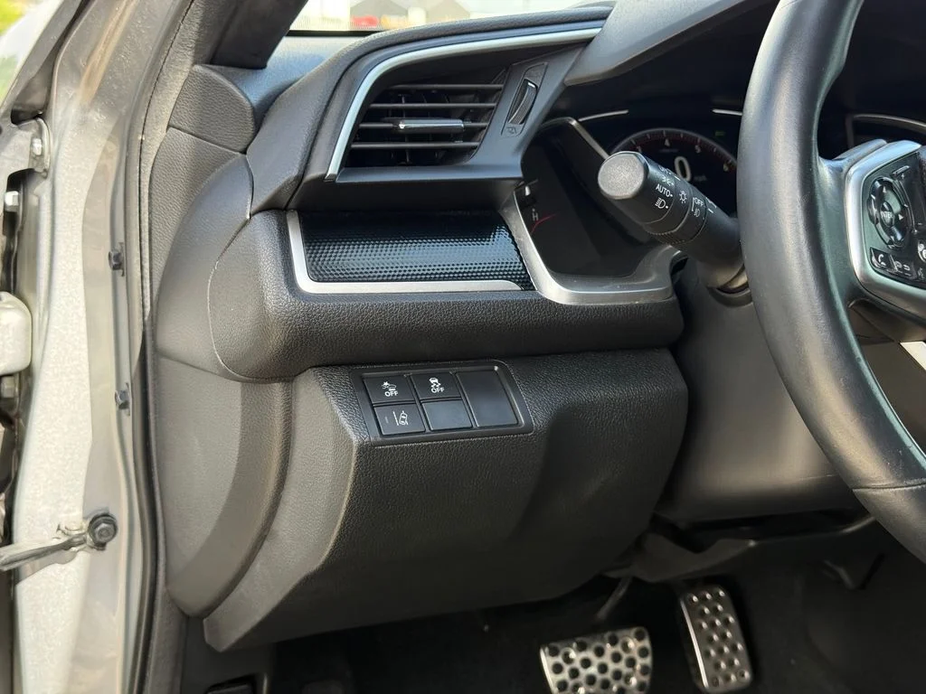 Used 2021  Honda Sport image 9