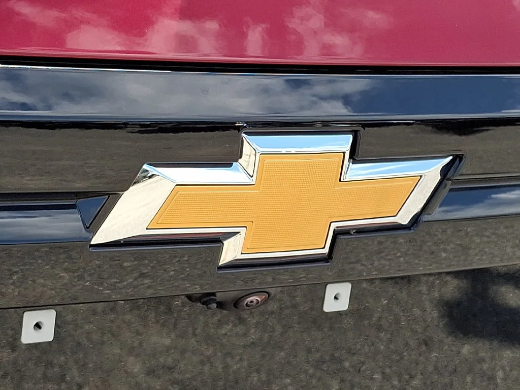 New 2027 Radiant Red Tintcoat Chevrolet LT image 21