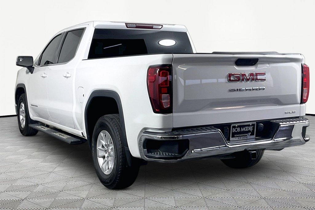 Used 2019 White GMC SLE image 4