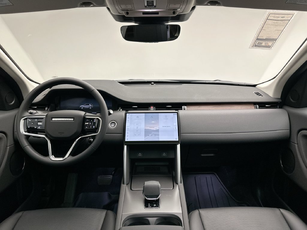 Used 2025 Hakuba Silver Metallic Land Rover S image 6