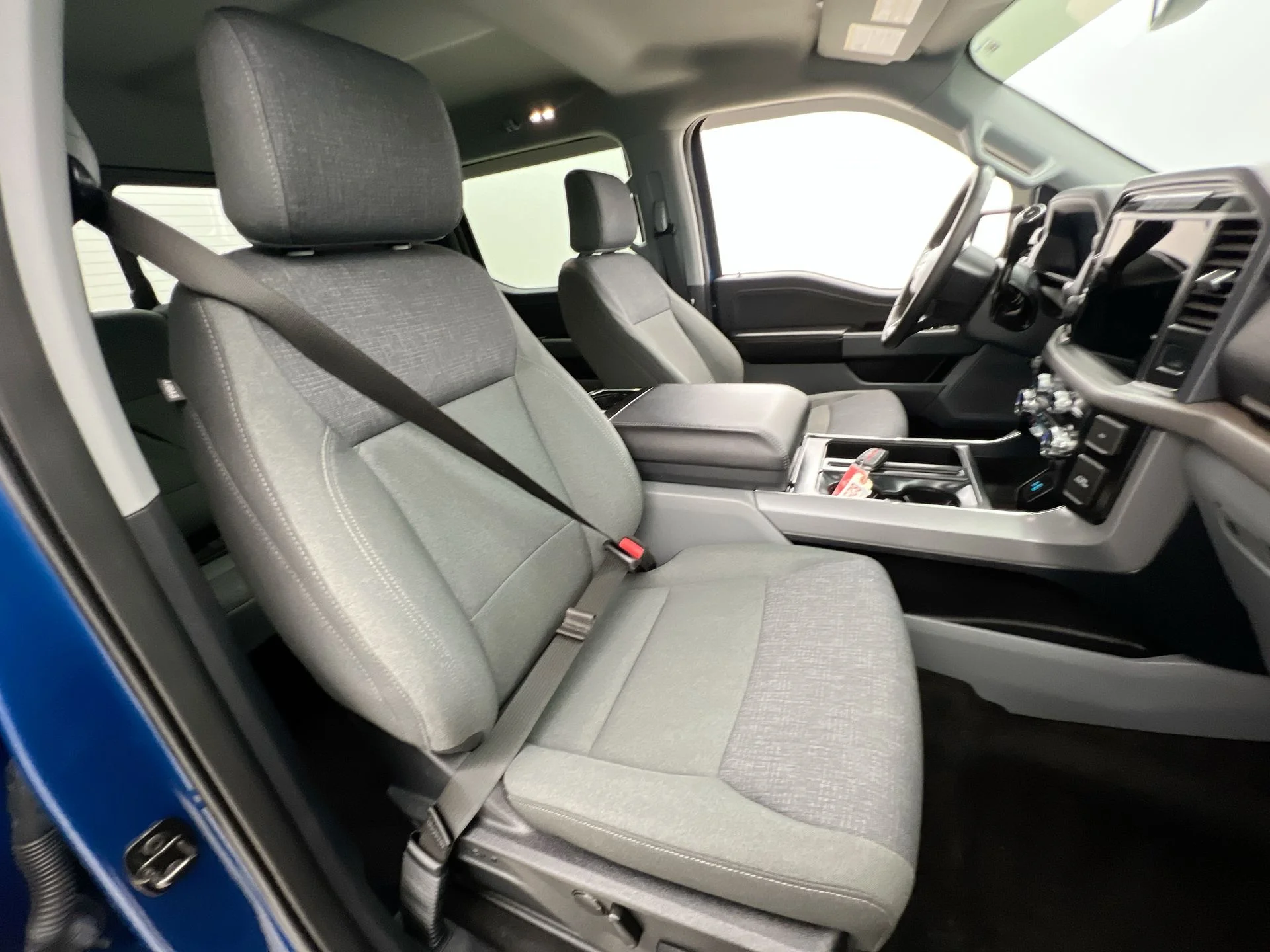 Used 2024 Blue Ford XLT image 15