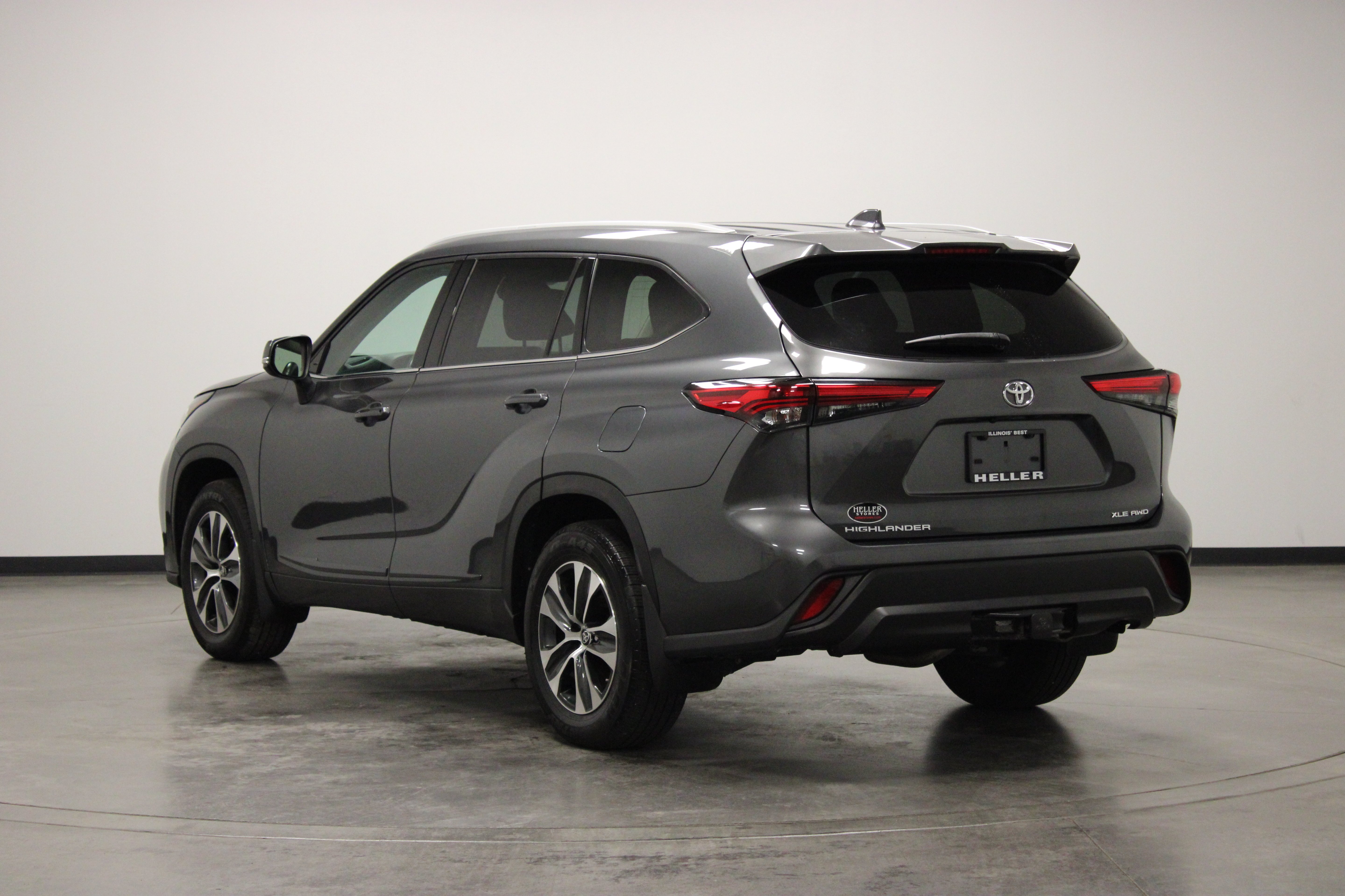 Used 2022 Magnetic Gray Metallic Toyota XLE image 6