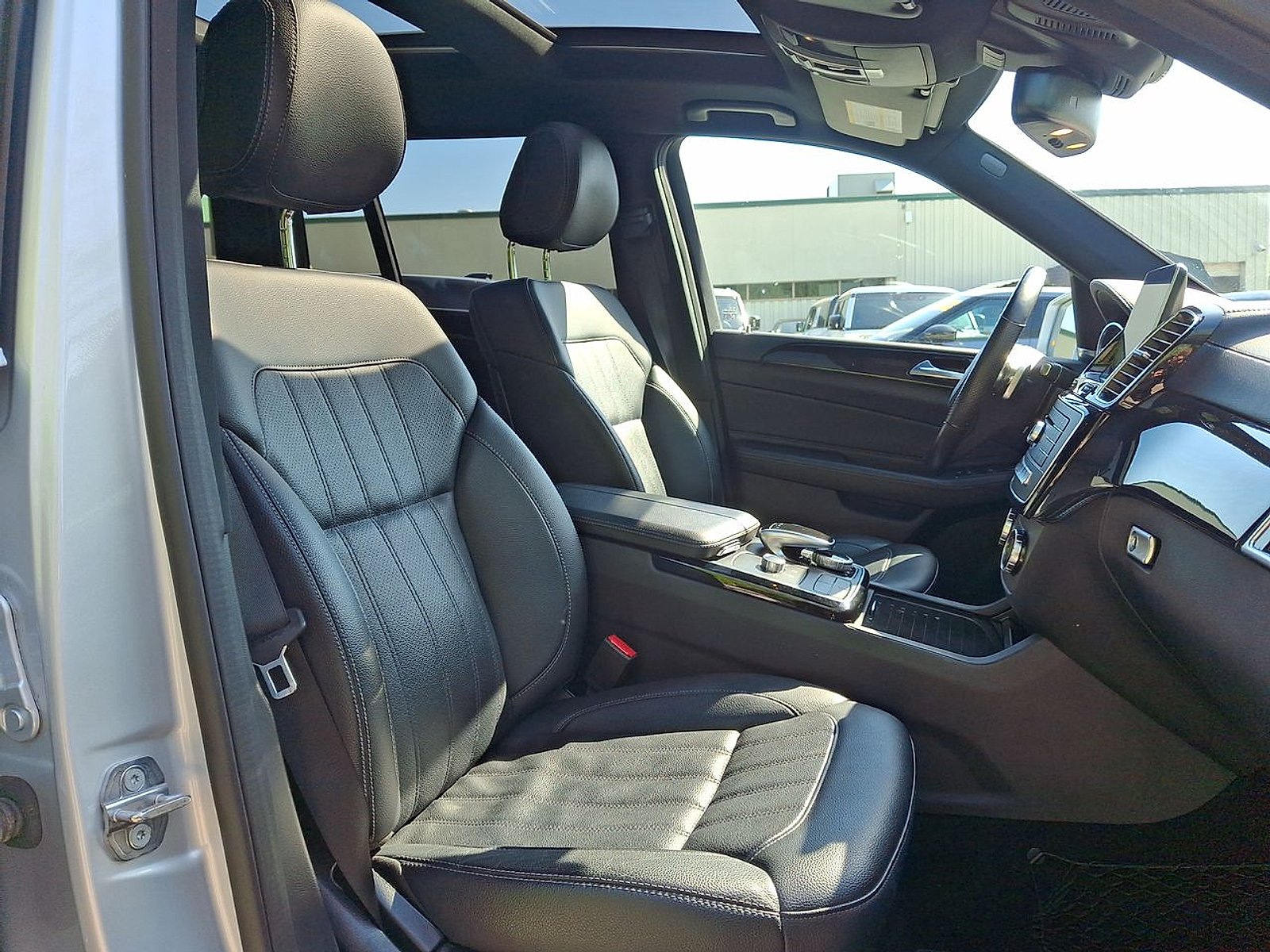 Used 2019 Iridium Silver Metallic - 775 Mercedes-Benz 4MATIC® image 31