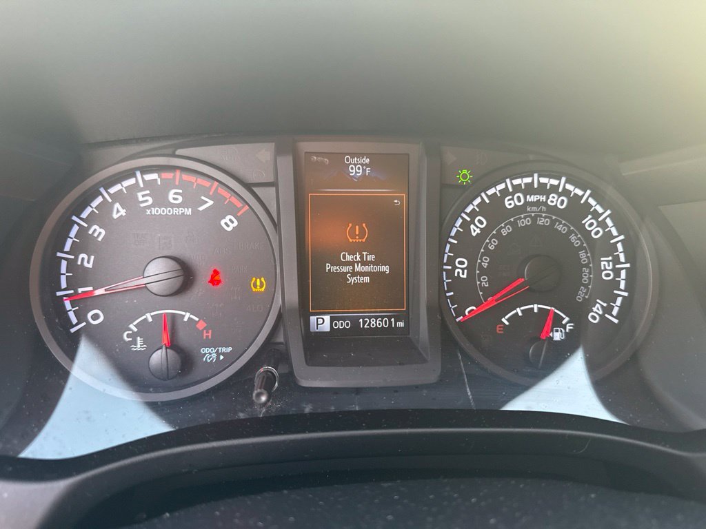 Used 2018 Silver Toyota SR image 10