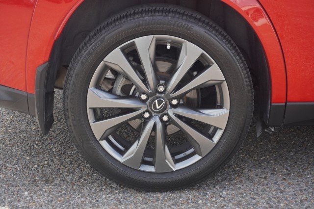 Used 2024  Lexus UX 250h F SPORT Handling image 6