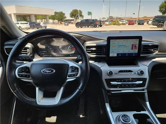 Used 2023 Silver Ford XLT 4x2 image 10
