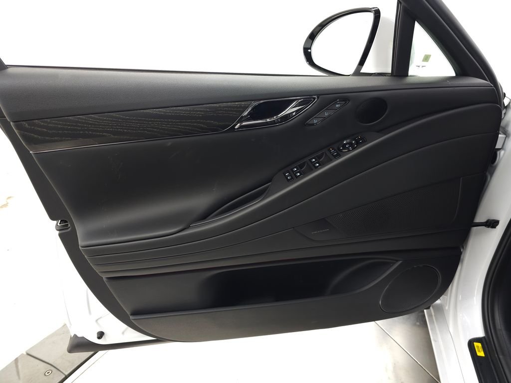 New 2026 White Genesis 3.5T PRESTIGE BLACK image 10
