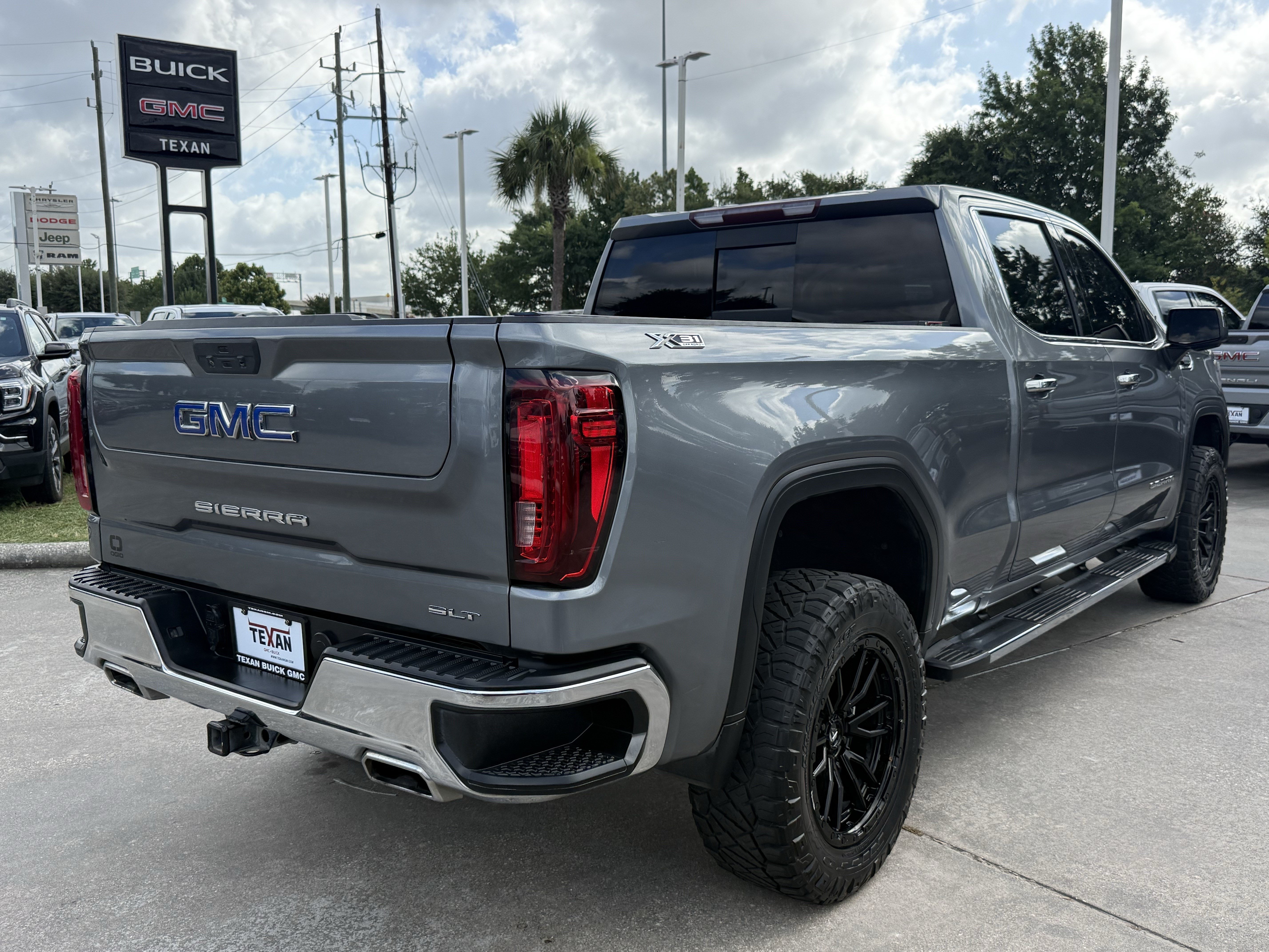 Used 2021 Satin Steel Metallic GMC SLT image 4