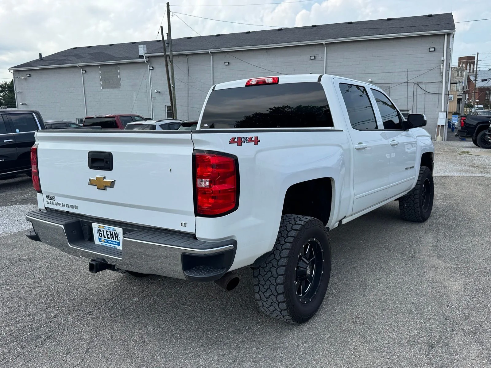 Used 2018 White Chevrolet LT image 6