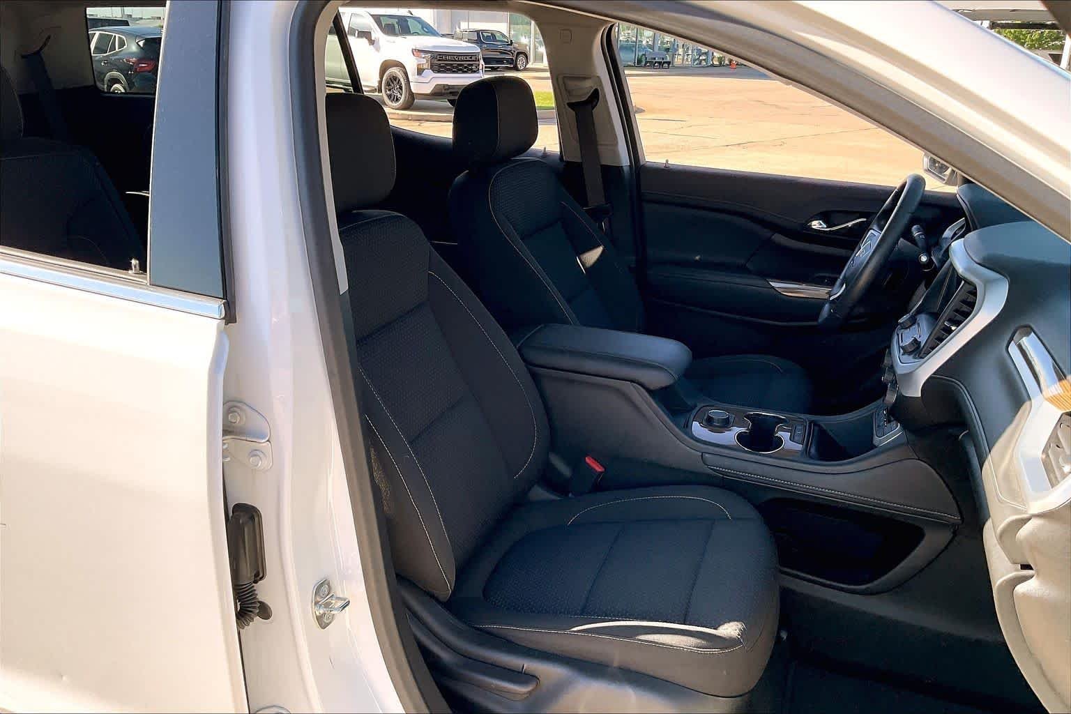 2023 GMC Acadia SLE - Photo 10