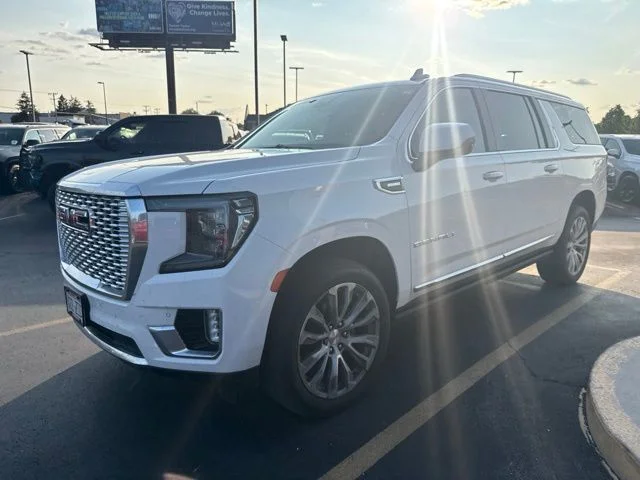 Used 2023 Summit White GMC Denali image 3