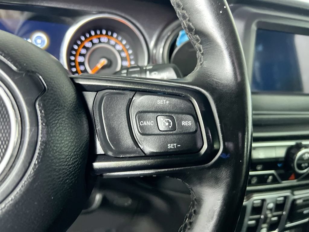 Used 2020 Silver Jeep Unlimited Sport Altitude image 17
