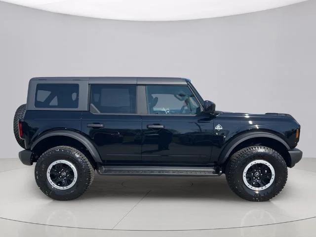 New 2026 Shadow Black Ford Outer Banks® image 26