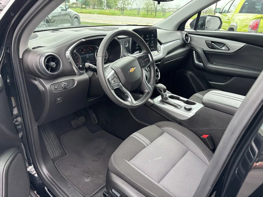 Used 2025 Black Chevrolet LT image 7