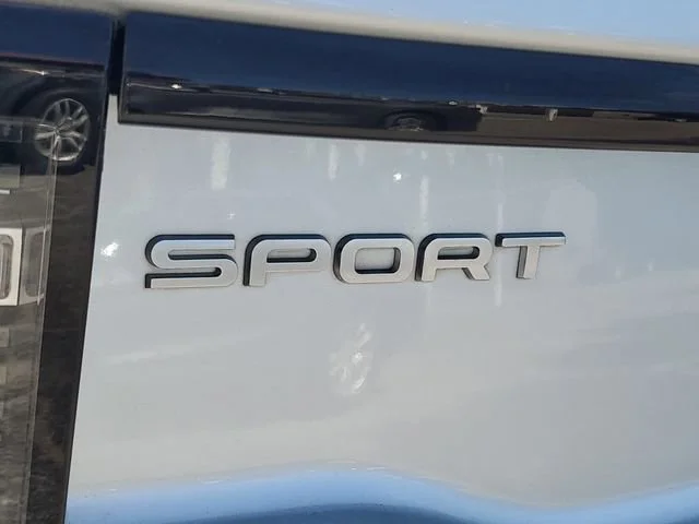 Used 2016 Silver Land Rover SE image 27