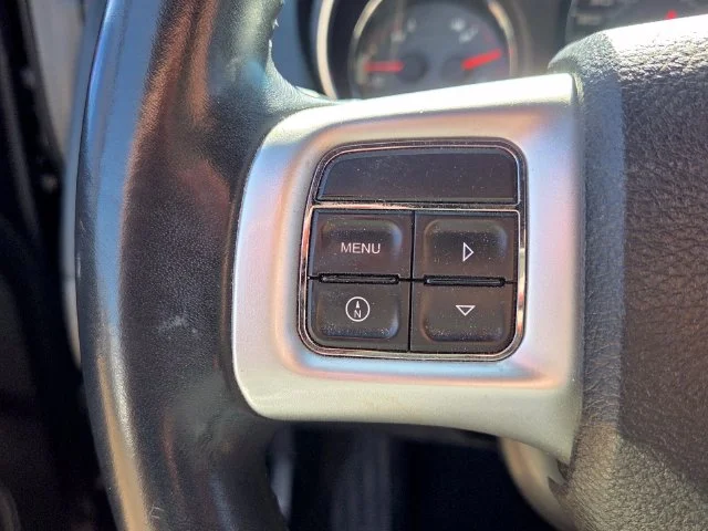 Used 2014 Blue Dodge SXT image 26