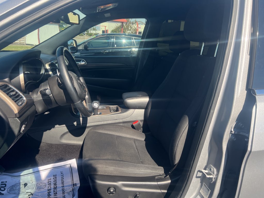 Used 2015 Silver Jeep Laredo image 12