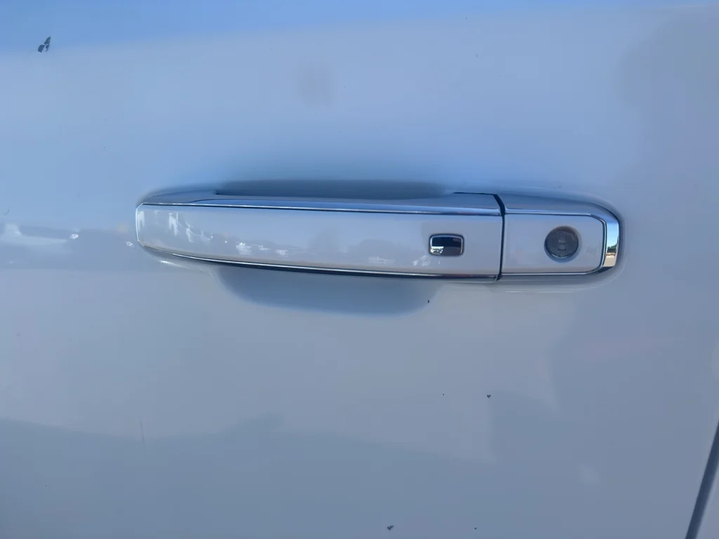 Used 2019 Summit White Chevrolet Premier image 9