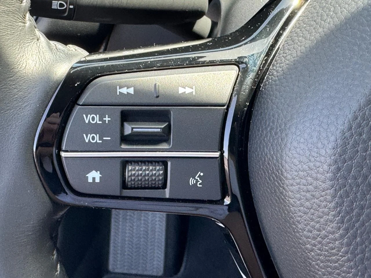 Certified Used 2024 DK. GRAY Honda EX-L image 21