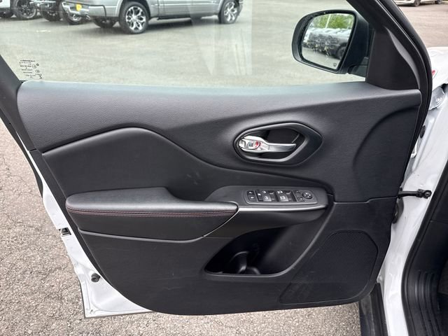Used 2022 Bright White Clearcoat Jeep Trailhawk image 24