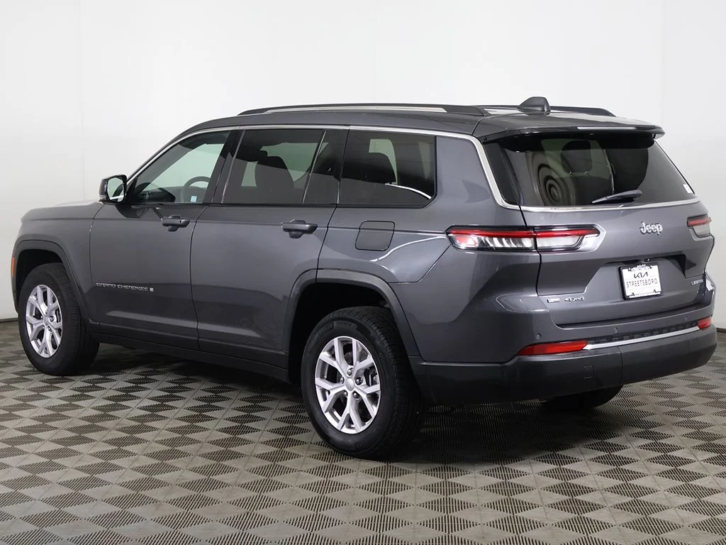 Used 2022 Gray Jeep Limited image 13