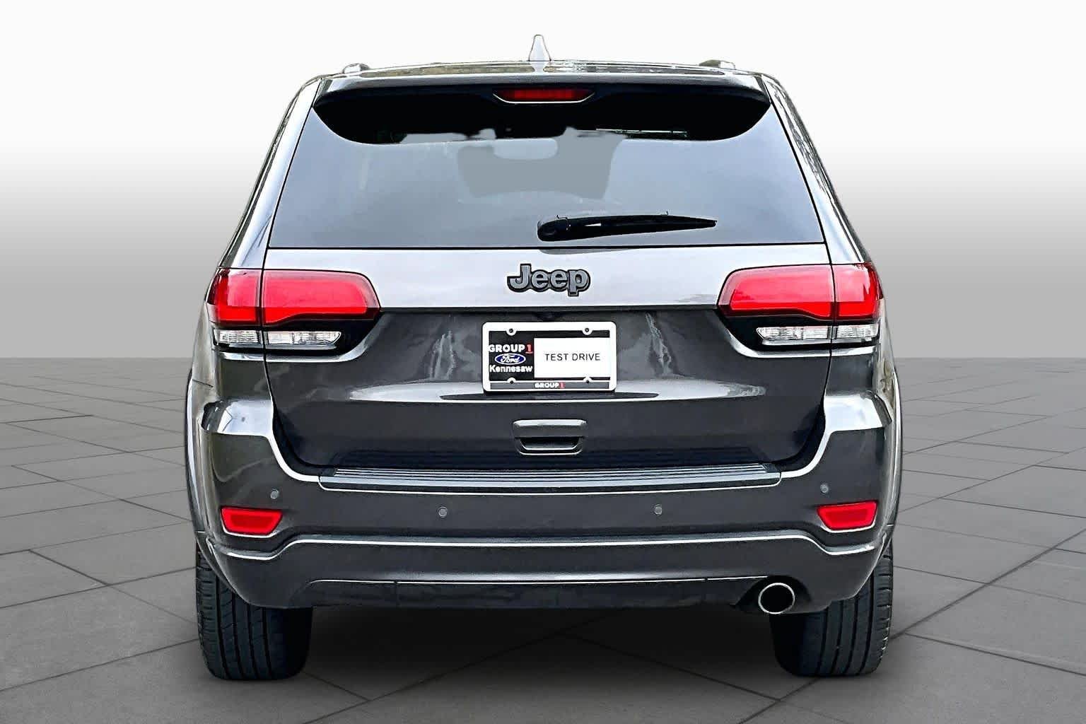 Used 2020 Granite Crystal Metallic Clearcoat Jeep Altitude image 5