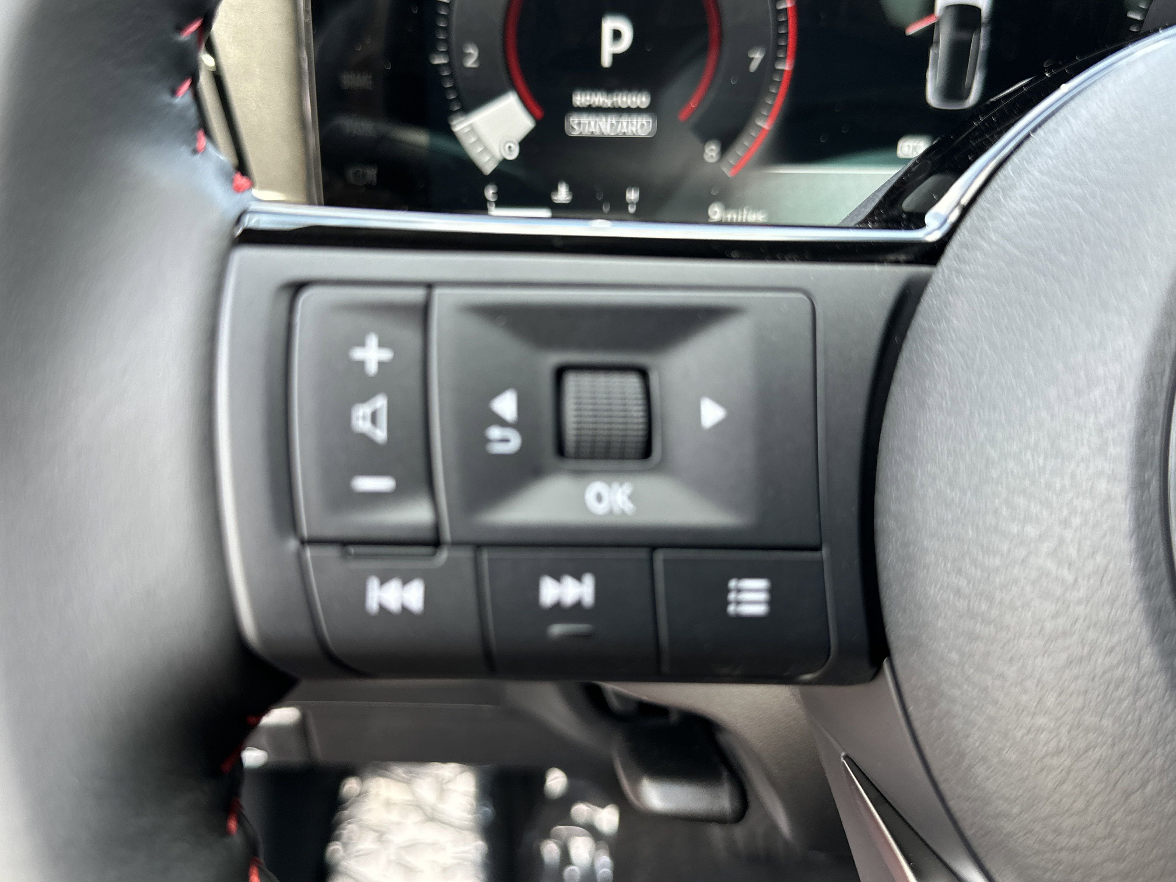 2025 Nissan Kicks SR - Photo 28