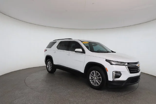 Used 2023 White Chevrolet LT image 3