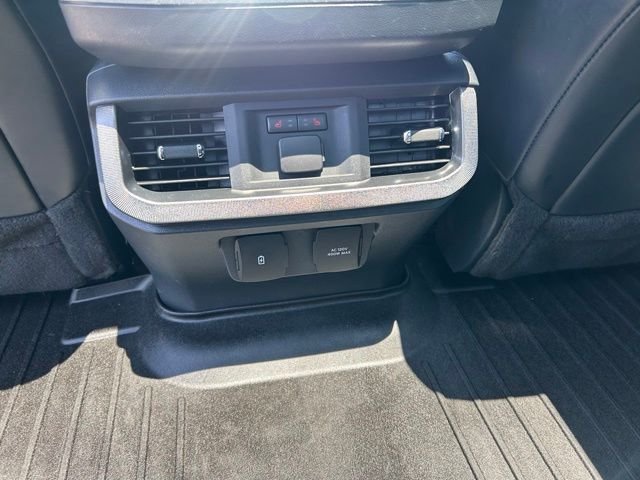 Used 2022 Red Ford Platinum image 10