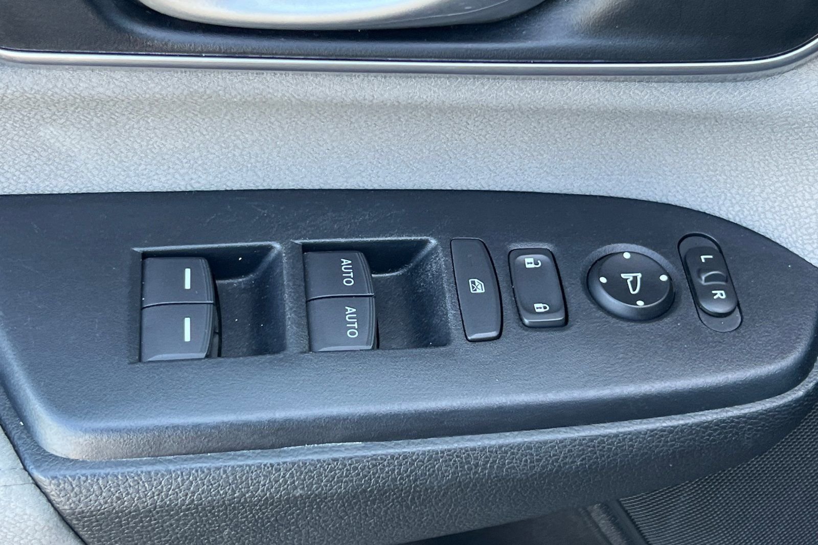 Used 2022  Honda EX image 15