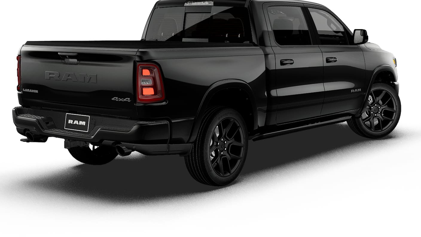 New 2027 Diamond Black Crystal Pearl-Coat Exterior Paint RAM LARAMIE image 28