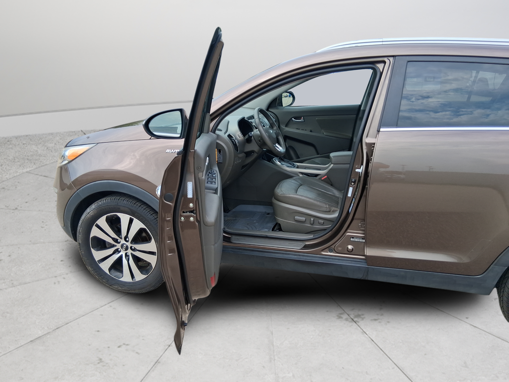 Used 2013 Beige Kia EX image 40