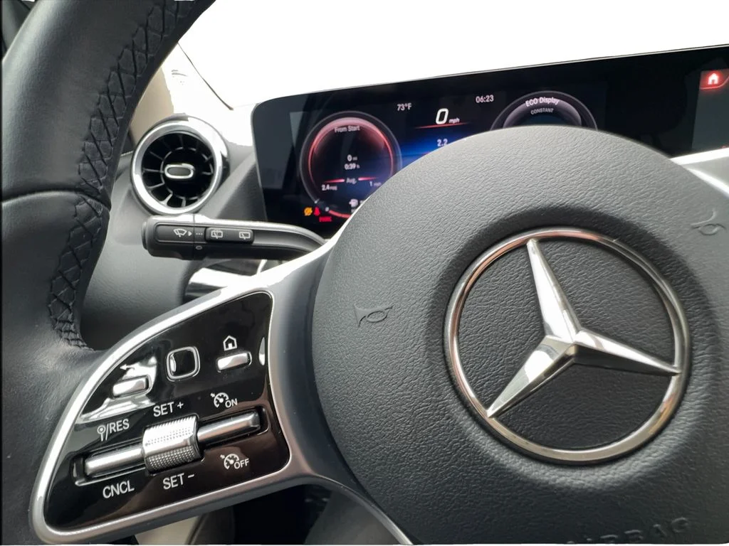 Used 2022 White Mercedes-Benz GLA 250 image 38