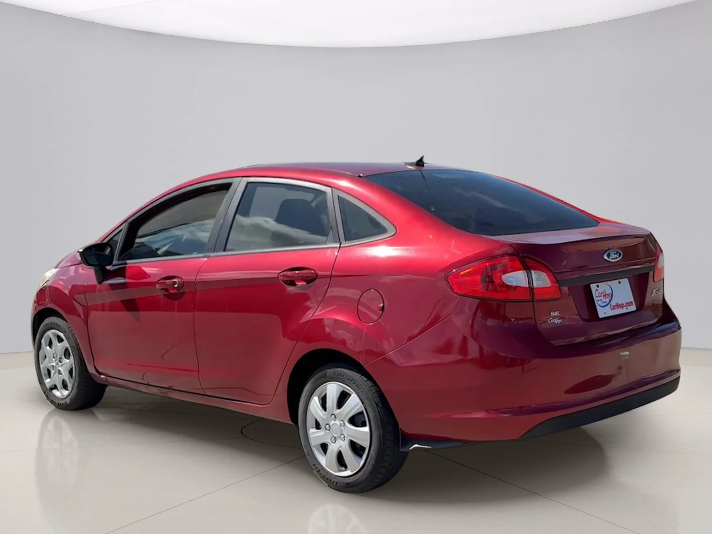Used 2013 Red Ford SE image 3