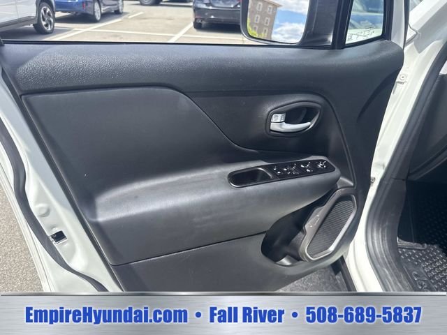 2023 Jeep Renegade Latitude - Photo 17