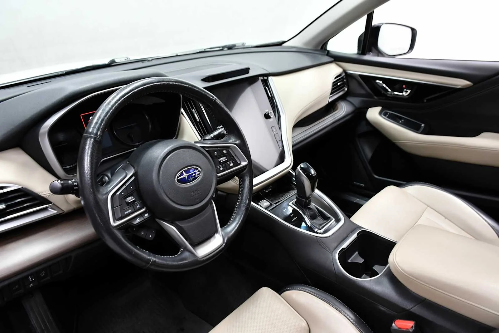 Used 2022 Crystal White Pearl Subaru Limited image 13